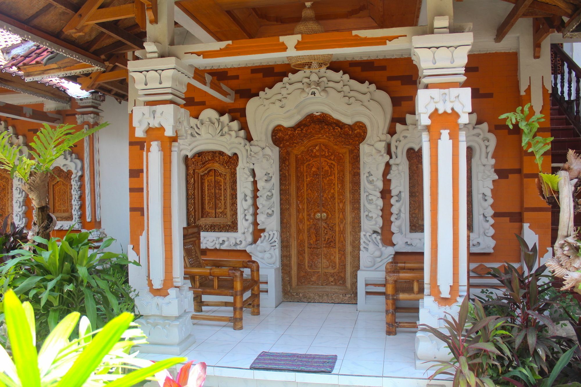 Lovina Palace Buitenkant foto